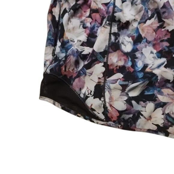 lululemon athletica Hotty Hot Short II *2.5" - Picture 4 of 7